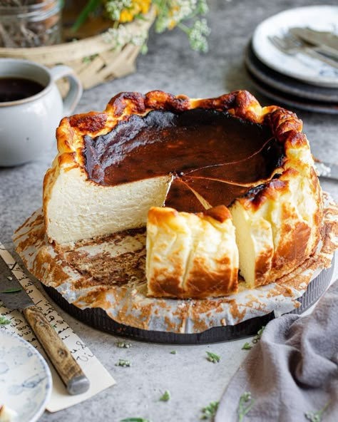 @turkuazkitchen shared a photo on Instagram: “Have you ever tried San Sebastian Cheese( La Vina)? It think ıt may the best cheesecake in the world with its creamy texture and unique…” • Sep 1, 2021 at 3:55pm UTC Basque Burnt Cheesecake Photography, La Vina Cheesecake Recipe, San Sebastian Recipe, San Sebastian Cheesecake Photography, Burn Cheesecake Photography, Cheesecake Food Photography, San Sebastian Cheesecake Recipe, Cheesecake Photography, San Sebastian Cheesecake