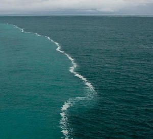 Baltic and North Seas meet but don't mix because of the differing density Two Oceans Meet, Gulf Of Alaska, Quotes Cool, Ocean Current, Ar Rahman, Muhammad Saw, Wonders Of Nature, Sand Sea, Islamic Teachings