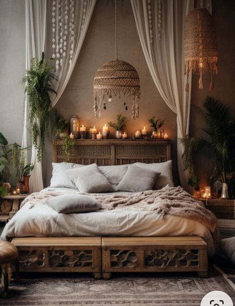 Curtain Wall Bedroom Behind Bed Boho, Boho Hotel Bedroom, Morrocon Boho Bedroom, Bohemian Rooms Ideas, Boho Bedroom Lamps, Boho Design Living Room, Welcoming Bedroom Ideas, Gypsycore Bedroom, Mystical Bedroom Bohemian