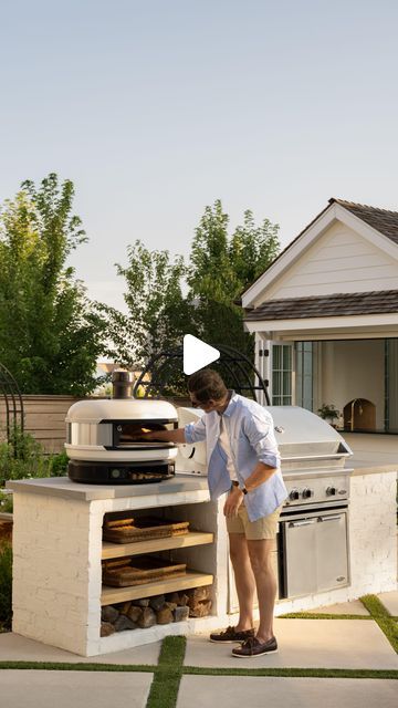 Studio McGee on Instagram: "Raise your hand if you’re jealous of @syd_mcgee’s grilling and pizza area! 🙋‍♀️#themcgeehome" Syd Mcgee, Pizza Area, Kitchen Outdoor, Raise Your Hand If, Studio Mcgee, Raise Your Hand, Outdoor Bbq, Outdoor Kitchen, Outdoor Living