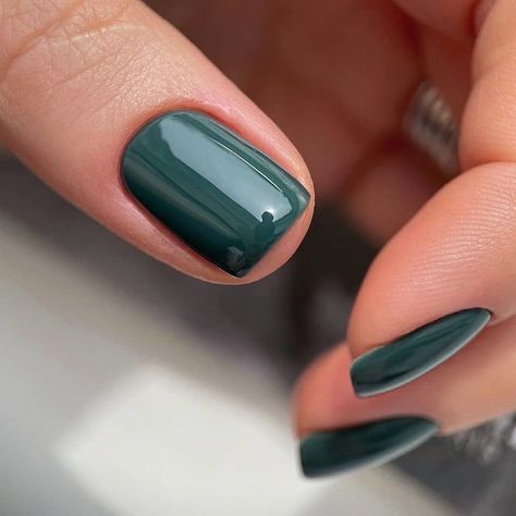 Fall 2023 Manicure Trends, Autumn Short Nails 2022, Trendy Nails Autumn 2022, Autumn 2022 Nails, Nails Autumn 2022 Short, Short Gel Manicure Fall, Autumn Nails 2022 Trends Short, Fall Nails 2022 Color Trends Short, Nails Short Autumn