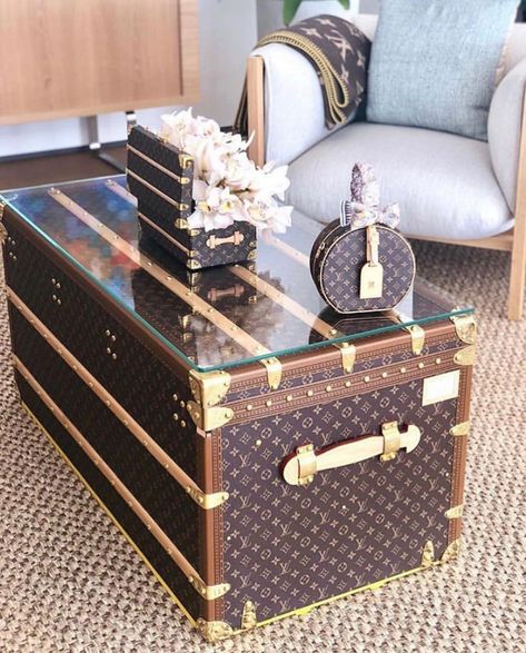 Louis Vuitton on Instagram: “What a coffee table should look like😍💕 | @louisvuitton.style • • • • #ootd #luxuy #hermes #outfitoftheday  #whatiwore #instastyle…” Louis Vuitton Trunk, Fake Designer Bags, Replica Designer Handbags, Chanel Purse, Designer Belts, Painting Furniture Diy, Vintage Louis Vuitton, Vuitton Bag, Replica Handbags