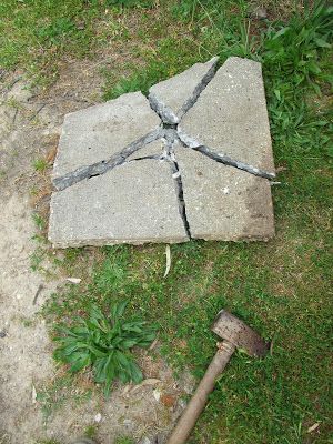 Flagstone Pavers, Recycled Concrete, Broken Concrete, Paving Ideas, Cottagecore Living, Concrete Stepping Stones, Crazy Paving, Walkway Landscaping, Pathway Landscaping