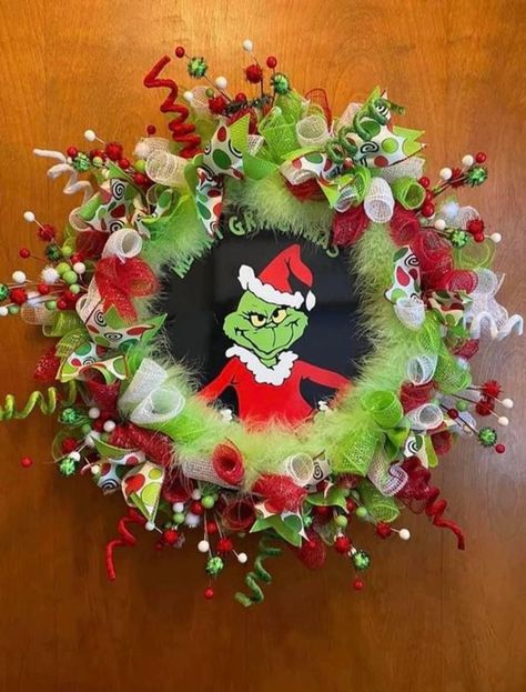 Hard Coloring Pages, Grinch Christmas Decor, Grinch Ideas, Christmas Reef, Grinch Stuff, Grinch Crafts, Grinch Wreath, Grinch Decorations, Grinch Christmas Party