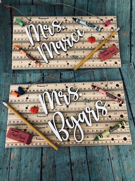 Diy gifts for him Ruler Teacher Sign, Special Education Teacher Gifts Diy, Teacher Grad Gifts, Weekly Teacher Appreciation Gifts, Teacher Decor Diy, 1st Grade Teacher Gifts, Gifts For Art Teachers, Signs For Teachers Classroom, Teacher Signs Wooden Diy