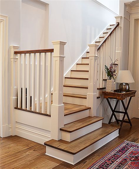 Classic Stairs Design, Traditional Stairs, U Shaped Stairs, L Shaped Stairs, U Shaped Staircase, Classic Staircase, Wooden Staircase Design, Baddie Bedroom, White Staircase