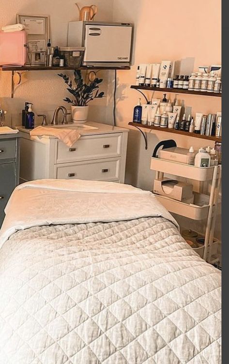 Esthetician Sink Area, Tiny Esthetician Room, Skincare Studio Decor, Aesthetician Marketing, Esthetician Organization Ideas, Spa Shelves, Small Facial Room, Cabin Salon, Facial Room Ideas Estheticians