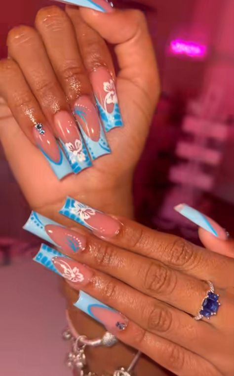 Nail Idea Long Square, Spring Sets Nails, Dominican Nail Designs, Nail Ideas Mid Length, Nails Acrylic Aura, Puerto Rico Nail Ideas, Nails For Dominican Republic, Summertime Nail Ideas, Nail Designs Pink And Blue