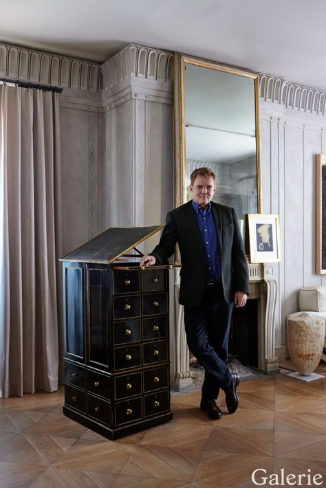 Designer Stephen Sills at home with his Regency cabinet. - photo: Joshua McHugh Stephen Sills Interiors, Stephen Sills, Witchy House, Beautiful Cabinet, Antique Furniture, I Saw, First Time, Architecture, Furniture