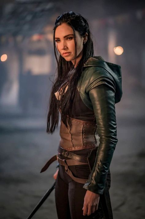 The Outpost Review: This Is One Strange Town (Season 2 Episode 2) | Tell-Tale TV #TheOutpost #thecw #JessicaGreen #tvshows Jessica Green, Hawke Dragon Age, The Outpost, Warrior Outfit, High Fantasy, Fantasy Warrior, The Cw, Medieval Fantasy, Film Serie