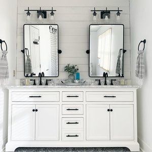 Black Bathroom Fixtures, Black Bathroom Light, Farmhouse Bathroom Vanity, Modern Farmhouse Bathroom, Double Vanity Bathroom, White Vanity Bathroom, Bathroom Remodel Designs, Bathroom Remodel Shower, Mirror Design