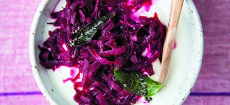 Beet Yogurt Raita Recipe - Snuk Foods Spiced Red Cabbage, Red Cabbage With Apples, Christmas Vegetables, Nicoise Salad Recipe, Pickled Red Cabbage, Red Cabbage Recipes, Braised Red Cabbage, Black Mustard Seeds, Vindaloo