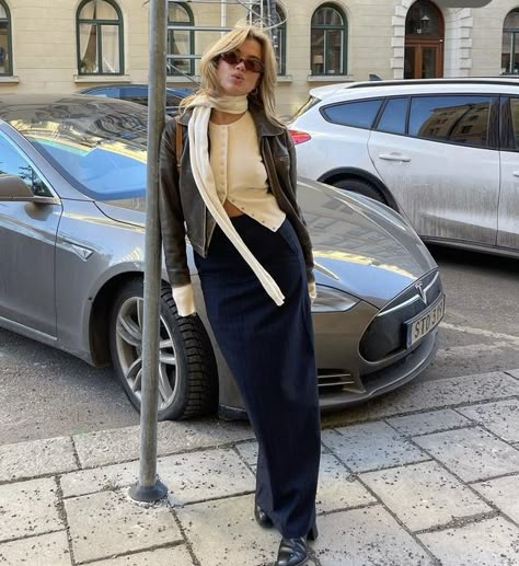 Style Parisian Chic, Matilda Djerf Style, Orseund Iris, Scandi Fashion, Matilda Djerf, Casual Outfit Inspiration, Paris Outfits, Model Style, Week 5