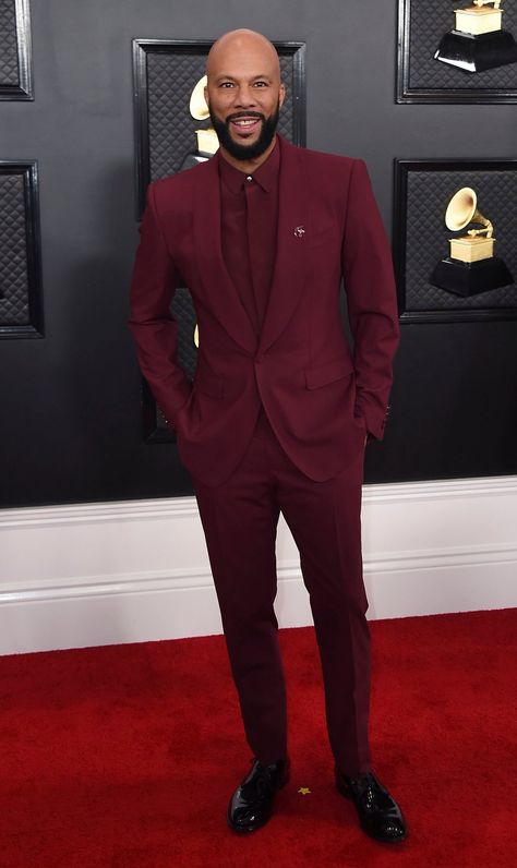 Wine Red Suit Men, Red Suit Men, Men In Tuxedos, Wine Red Suit, Grammys 2020, Grammy Awards Red Carpet, Best Dressed Man, Red Suit, Tuxedo Suit