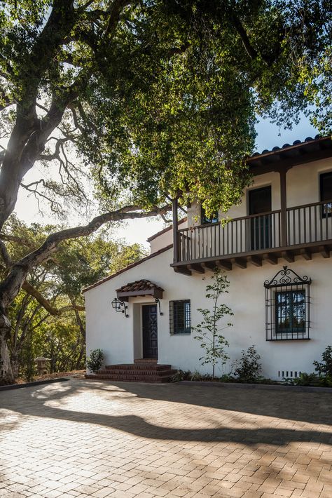 Mountain Home — Platner & Co. Spanish Mountain Home, Home In Mountains, Spanish Colonial Exterior, Cottage House Exterior, Spanish Exterior, Spanish Colonial Homes, Nice Houses, Spanish Mission, Room Fireplace