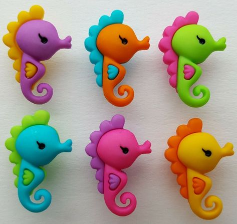 Seahorse Crafts, Baby Seahorse, Clay Critters, Up Craft, Polymer Project, Craft Buttons, Ocean Fish, Nautical Dress, Hand Crafts For Kids