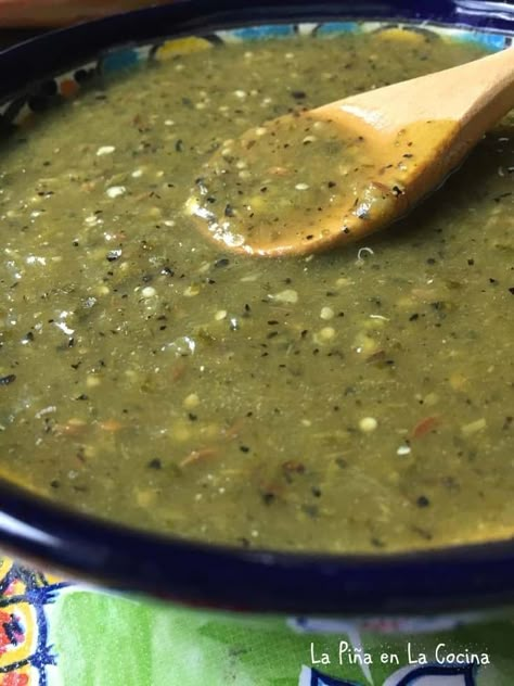 Fire Roasted Hatch Green Chile Salsa Green Chile Salsa Recipe, Green Chile Salsa, Hatch Green Chili Recipe, Hatch Chili Recipes, Green Chili Salsa, Hatch Chile Recipes, Chile Salsa, Hatch Green Chili, Green Chile Recipes