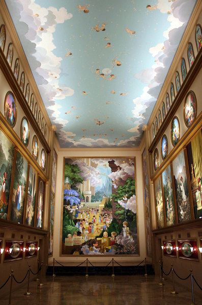 Hallelujah Square at the Precious Moments Chapel #preciousmoments Carthage Missouri, Famous Houses, Sistine Chapel, Carthage, Camping Gifts, Trip Ideas, Hopeless Romantic, Travel Bucket, Precious Moments