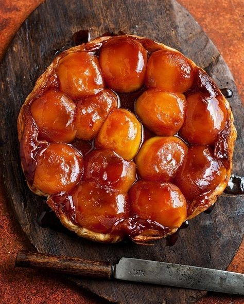 The combination of salty caramel and sweet apples makes for a divine salted caramel tarte tartin recipe – ideal at the end of an autumnal dinner party. Tarte Tartin, Tarte Tatin Recipe, Delicious Magazine, Fall Dinner, Sweet Tarts, Tart Recipes, Apple Recipes, Salted Caramel, Custard