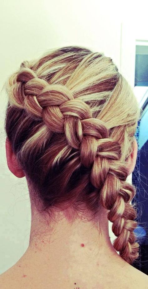 Side plait Side Plait, Peinados Hair Styles, Pigtail Hairstyles, Girls Hairstyles Braids, Braided Hairstyles For Wedding, Side Braid, French Braid, Hair Updos, Pretty Hairstyles