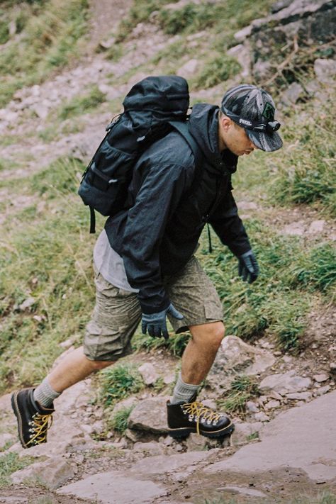 Men Hiking Outfit, Men Adventure, Hiking Outfit Men, Hiking Inspiration, Hiking Photography, Summer Hiking, Summer Hiking Outfit, Hiking Fashion, Outdoor Photoshoot