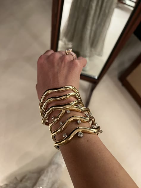 Aesthetic Bracelet, Dope Jewelry Accessories, Neck Pieces Jewelry, High Fashion Jewelry, Big Jewelry, Aesthetic Tiktok, Dope Jewelry, Gold Bracelets, Classy Jewelry