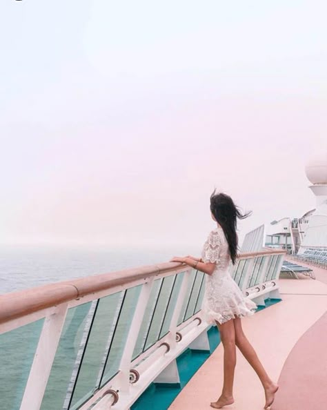 Photos In Cruise, Ship Photo Ideas, Cruise Romance Aesthetic, Pictures On Cruise Photo Ideas, Pics On Cruise, Cruise Ship Performer, Cruise Ship Photo Ideas, Cruise Poses Photo Ideas, Ship Photoshoot