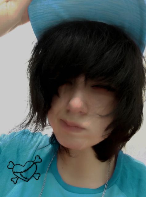 emo scene fashion alt goth punk cosplay creepypasta rawr xd emo scene fashion Emo Scene Hair Short Boy, Short Emo Haircuts For Guys, Male Scene Hair, Emo Haircut Tutorial, Emo Boy Haircut, Kids Short Hair, Emo Scene Boy, Icons Emo, Short Emo Haircuts