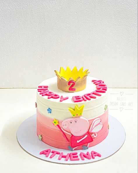 Pig Birthday Theme, Bolo Da Peppa Pig, Peppa Pig Birthday Decorations, Elsa Birthday Cake, Greta Gris, Peppa Pig Birthday Cake, Second Birthday Cakes, Cake Designs For Kids, Pig Birthday Cakes