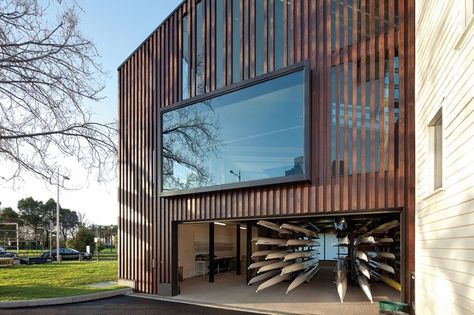 Melbourne University Boat Club – Lovell Chen Architects & Heritage Consultants Boat House Architecture, Kayak Club Architecture, Boat Club Architecture, Rowing Club Architecture, River Architecture, Yarra River, Boat House Interior, Melbourne Architecture, Boat Shed