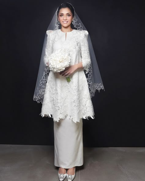 Nikah Outfit Malay, Baju Akad Nikah Muslim Simple, Akad Nikah Dress, Malay Engagement, Rizman Ruzaini, Dress Nikah, Renda Kebaya, Malay Wedding Dress, Muslim Wedding Gown