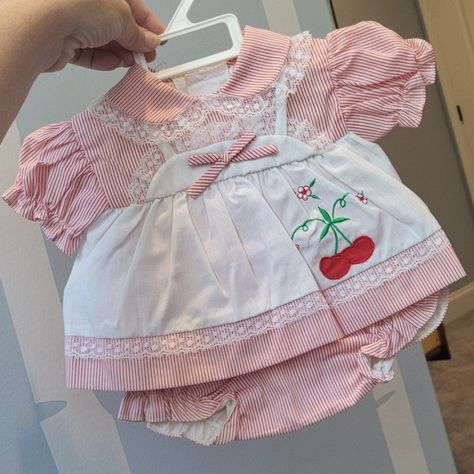 First And Only Owner. Nwot Vintage Cradle Togs From Late 80s Red And White With Lace And Cherry Embroidery Patchwork. Elastic Still Great! Dress And Bloomer Set Still With Original Hanger. My Mother Never Put That On Me And Passed Them On After My Daughter Already Outgrew Them. 0-6month Size Baby Mexican Dress, Baby Clothes Vintage, Vintage Cradle, Vintage Baby Gear, Baby 6 Months, Old Baby Clothes, Cherry Embroidery, Clothing Pattern Design, Embroidery Patchwork