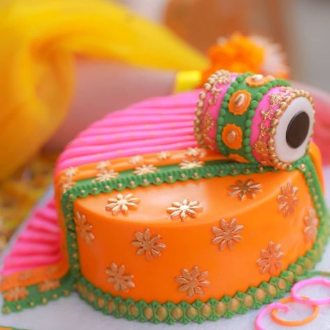 Mehandi Cake Design, Haldi Ceremony Cake Design, Mehndi Cake Design, Dholki Cake Ideas, Lohri Cake Ideas, Mehndi Cake Ideas, Teej Festival Decoration Ideas, Mehandi Cake, Gaye Holud Cake