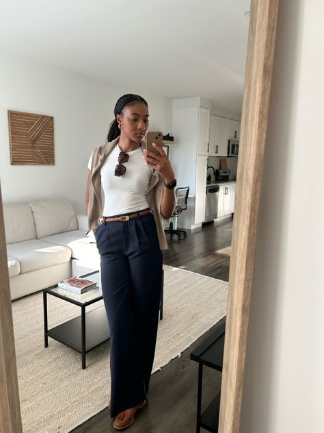 Image of Briana wearing a pair of  navy tailored trousers with a basic white tee and cardigan over the shoulder Navy Work Pants Outfit, Navy Pants Outfit Work, Navy Pants Outfit, Tailored Pants Outfit, Corporate Outfit, Pants Outfit Work, Workwear Chic, Outfit For Fall, Closet Wishlist