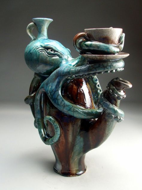 Octopus Teapot - Apparently, the Octopus is the "official" animal mascot of Steampunk (I'm still learning) Grafton Pottery, Face Jugs, Teapots Unique, Octopus Art, Tassen Design, Raku Pottery, Teapots And Cups, Pottery Ceramics, Ceramic Teapots