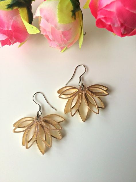 Lotus Flower Minimalist, Quill Jewelry, Flower Minimalist, Paper Quilling Earrings, Floral Minimalist, Paper Quilling Flowers, Paper Quilling Jewelry, Quilling Work, Art Quilling