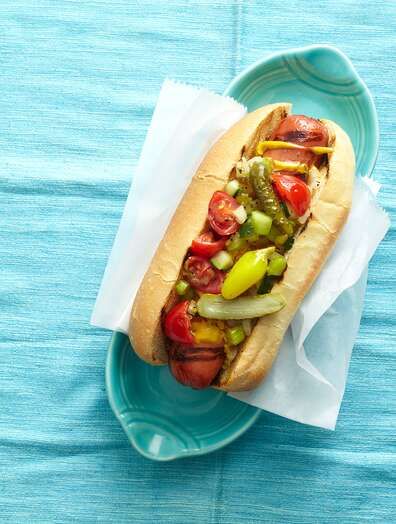 chicago-style-dogs-RU202413 Unique Hot Dog Recipes, Unique Hot Dogs, Chicago Hot Dog, Grilling Hot Dogs, Hot Dog Bar, Burger Dogs, Chicago Dog, Cheese Dog, Chili Dogs