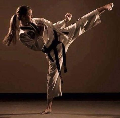 Martial Arts Girl Aesthetic, Tkd Girl, Miss Universe 2014, Taekwondo Girl, Art Girl Aesthetic, Shotokan Karate, Female Martial Artists, Karate Martial Arts, Martial Arts Girl