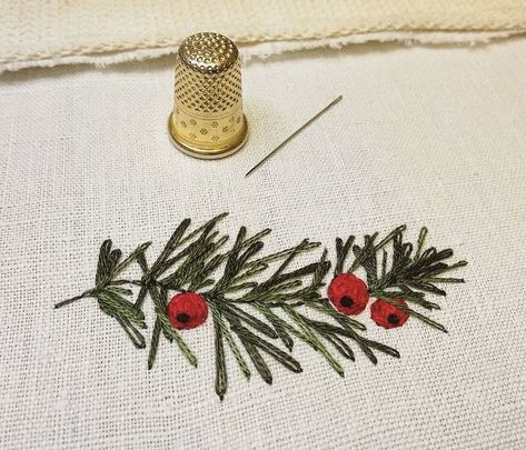 Towel Embroidery Designs, Christmas Hand Embroidery, Taxus Baccata, Embroidery Stitches Beginner, Christmas Embroidery Patterns, Embroidery Sampler, Contemporary Embroidery, Felt Embroidery, Soyut Sanat Tabloları