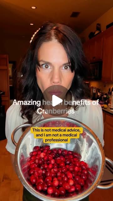 Melanie Sandford on Instagram: "I’m obsessed with cranberries now— absolutely obsessed. I knew from being in school and taking the medicinal plants course from Cornell that cranberries are helpful for urogenital health as well as has many other benefits because of its antioxidants. I was even more pleased to find out that it helps many other things when it comes to our health— especially our liver health, which is super important. Huge shout out to @medicalmedium for the cranberry water recipe and much of the wonderful info on cranberries. 🙏🏼❤️ #holistichealth #naturalremedies #holistichealing #liverhealth" 100% Cranberry Juice, Melly Sandford, Cranberry Water Recipe, Cranberry Water, Cranberry Juice Benefits, Cranberry Benefits, Water With Lemon, Healthy Drinks Smoothies, Liver Health