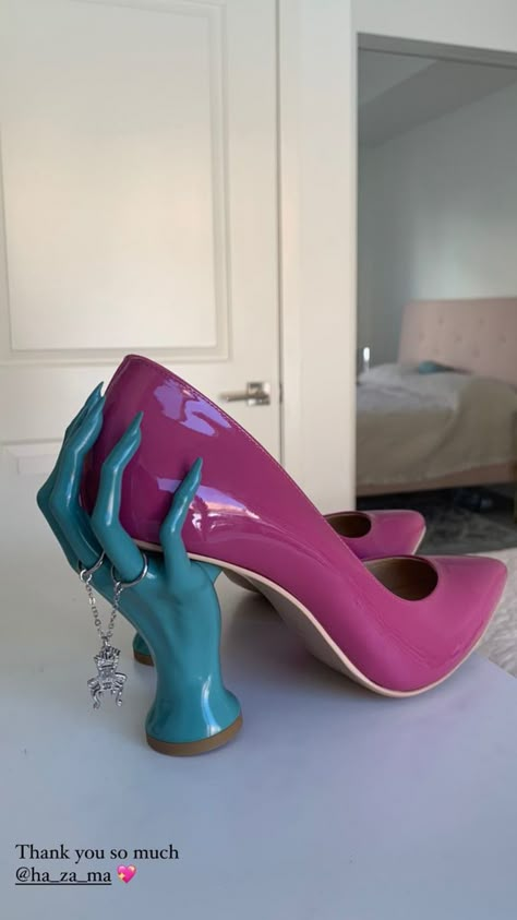 Weird Heels, Diy Shoes Heels, Crazy High Heels, Strange Shoes, Unique High Heels, Crazy Heels, Weird Shoes, Dr Shoes, Funky Shoes