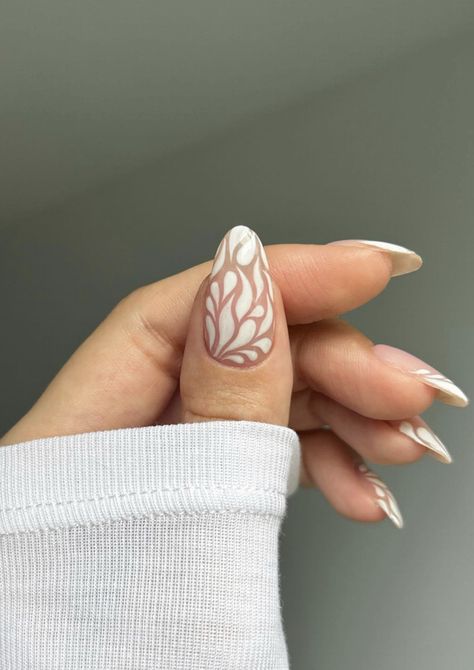 34 Stunning White Nail Designs for Every Occasion - Days Inspired Nail Inspo Unique, White Nail Ideas, White Nail Design, Matte Nail Art, White Nail Art, White Nail Designs, Party Nails, White Nail, Star Party