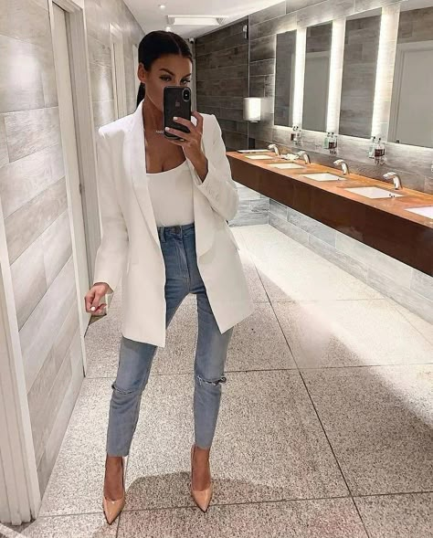 White Blazer Outfits, Chique Outfits, Pastel Outfit, Classy Fashion, Boys Fashion, Looks Chic, Blazer Outfits, Professional Outfits, White Blazer