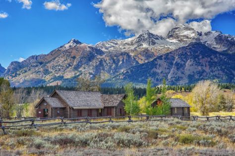 9 Places In Wyoming Way Out In The Boonies But So Worth The Drive Cades Cove Tennessee, Wyoming Travel, The Transfiguration, Wyoming State, Tennessee Vacation, Spiritual Experience, Alaska Cruise, Alaska Travel, Yellowstone National Park