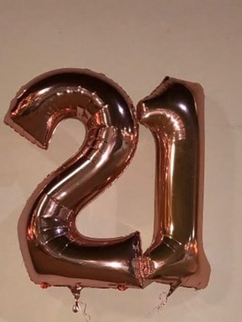 21 Year Old Aesthetic, Shotbook Themes, 21st Birthday Pictures, Gucci Party, 21st Birthday Wishes, 21st Birthday Balloons, 21 Balloons, Birthday 21, 21st Bday Ideas