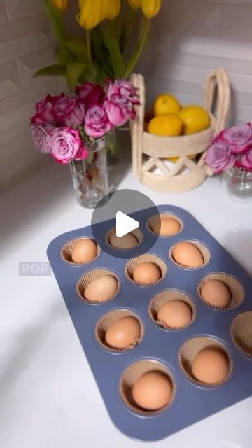 Nicole Jaques | Kitchen Hacks + Cleaning Tips + Recipes on Instagram: "Did you know this one? One of the best tip series my grandma taught me. Easy and simple. Are you a deviled egg fan? Tell me in the comments below!" How To Boil Eggs For Deviled Eggs, Tik Tok Boiled Eggs, Boiled Egg Hack, Clean Food Breakfast, Perfectly Boiled Eggs, Boiled Egg Cook Time, Best Egg Recipes, Eggs Recipes, Easy Egg Recipes