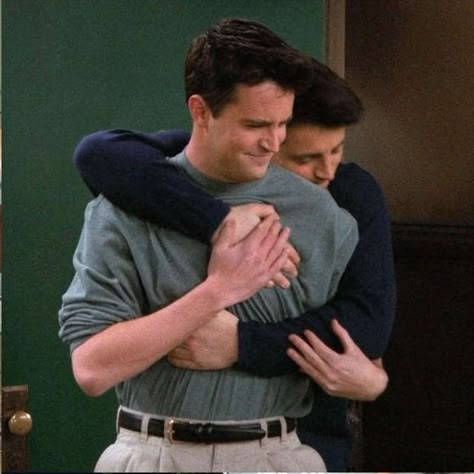 Matt Leblanc Friends, Chandler And Joey, Joey Chandler, Friends Best Moments, Friends Scenes, Matt Leblanc, Friends Episodes, Friends Poster, Joey Tribbiani