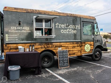 Not a top favourite, but I like the black metal and wood combo. However, I think both the wood and metal are actually plastic and in person it wouldn't look good. Probably too expensive to use real materials, or they don't do well on the exterior of the vehicle? Truck Interior Design, Ideas For Food Truck, Food Truck Interior, Coffee Food Truck, French Press Cold Brew, Pizza Truck, Mobile Coffee Shop, Coffee Trailer, Coffee Van