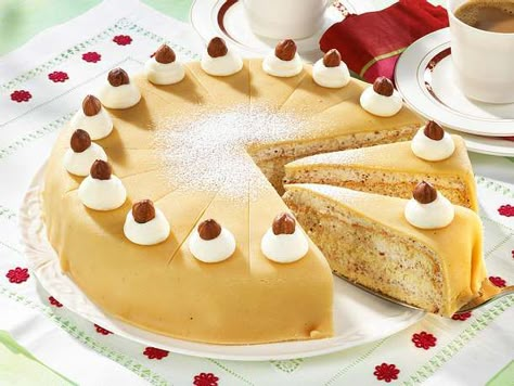 Marzipan Cake, Marble Cake, Health Desserts, Perfect Pies, Mince Pies, Food Cakes, Fruit Desserts, Sweets Desserts, Marzipan