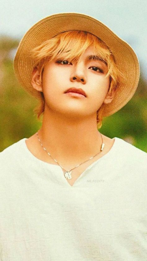 ❥ #Bts #V #뷔 #김태형 Bts Summer Package, V Bts Wallpaper, Kim Taehyung Wallpaper, Bts Group, I Love Bts, Jung Kook, V Taehyung, Daegu, Bts Boys